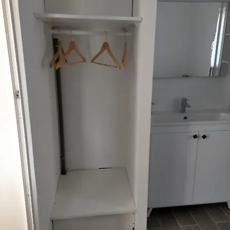 Beau Independant A15mn De La Plage, Proche De Toute Commodite Apartment *