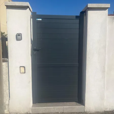 Apartment Beau Independant A15mn De La Plage, Proche De Toute Commodite